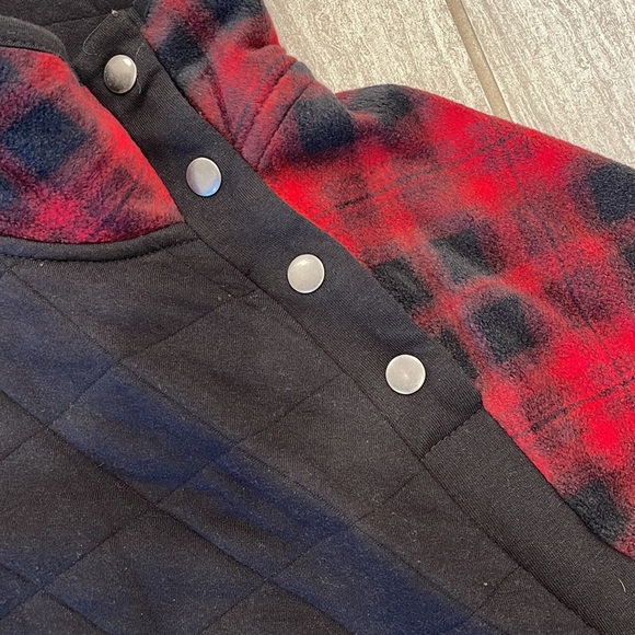 Maurice’s lodge Buffalo plaid fleece sweatshirt - Picture 4 of 4